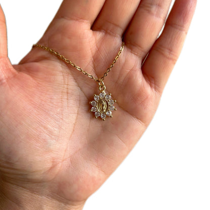 Virgen de Guadalupe flor zirconias blancas