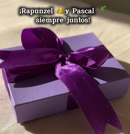 Collar Rapunzel y Pascal